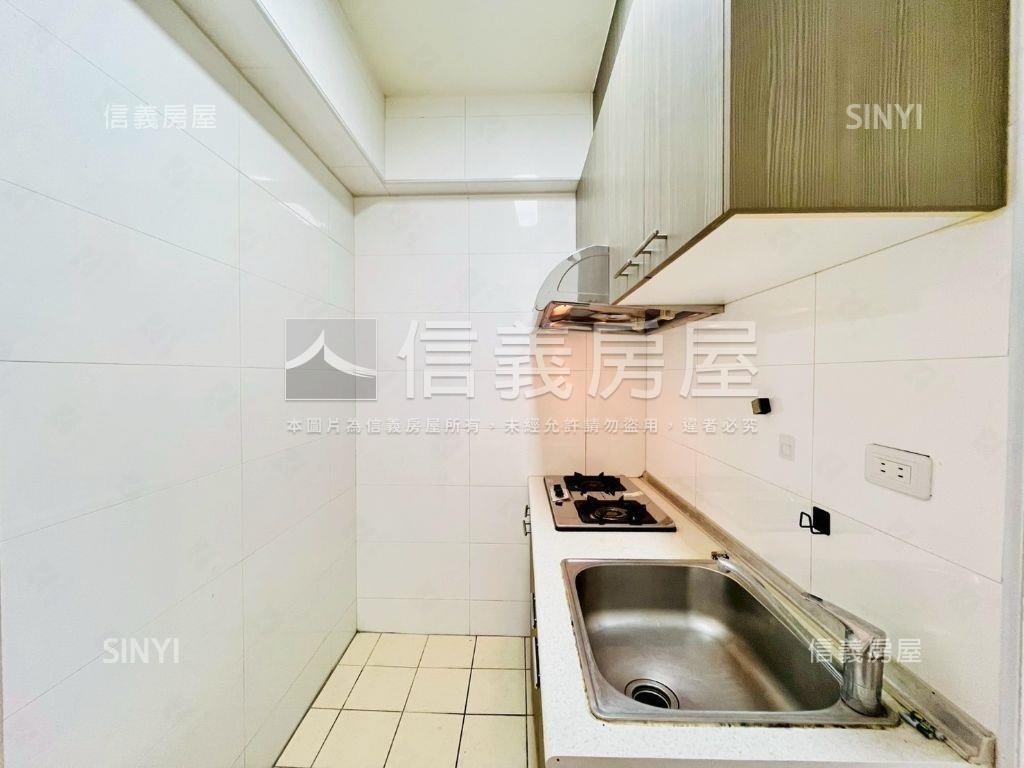 捷運文心崇德站明亮三房房屋室內格局與周邊環境