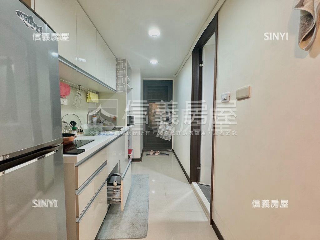 近萬坪公園平車視野戶房屋室內格局與周邊環境