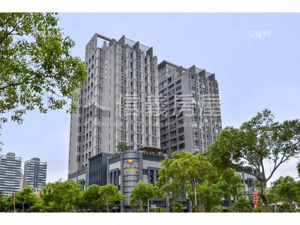 近萬坪公園平車視野戶房屋室內格局與周邊環境