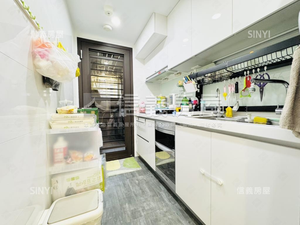 捷運讚高樓採光兩房車位房屋室內格局與周邊環境