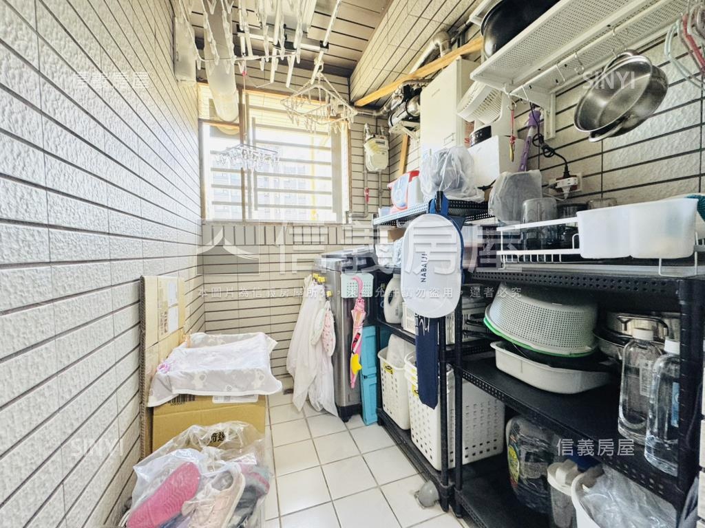 捷運讚高樓採光兩房車位房屋室內格局與周邊環境