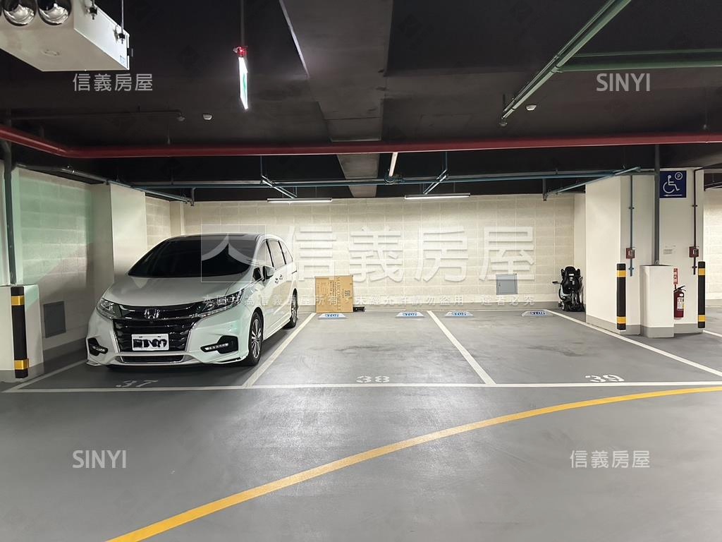 捷運讚高樓採光兩房車位房屋室內格局與周邊環境