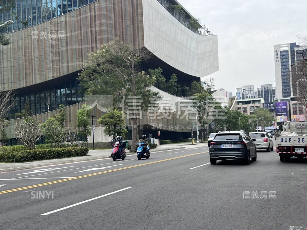 藝文特區黃金店面房屋室內格局與周邊環境