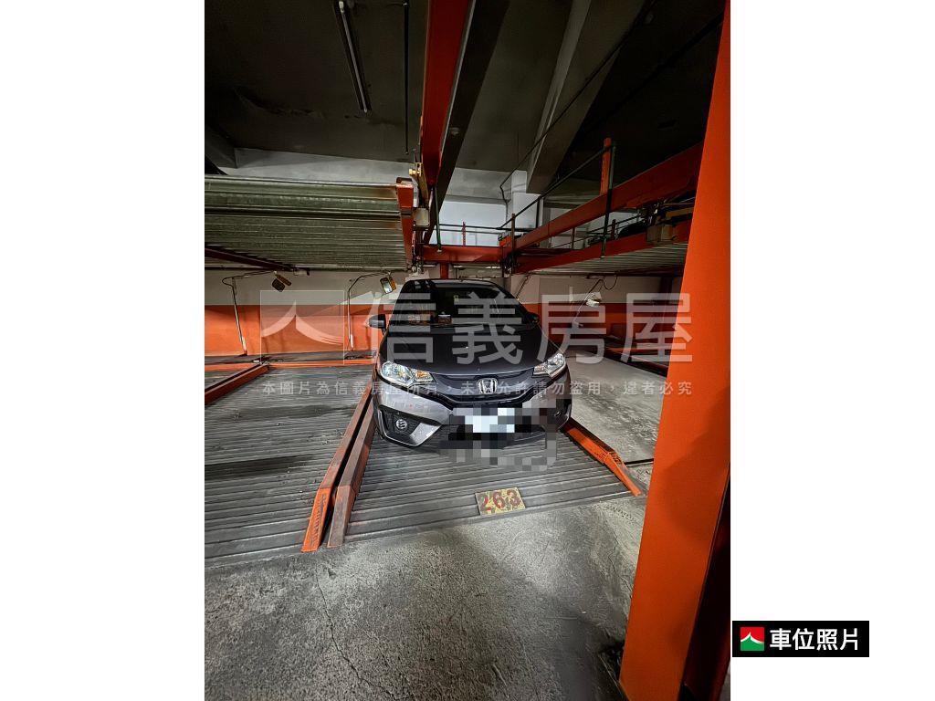 凱旋門稀有獨立產權車位房屋室內格局與周邊環境