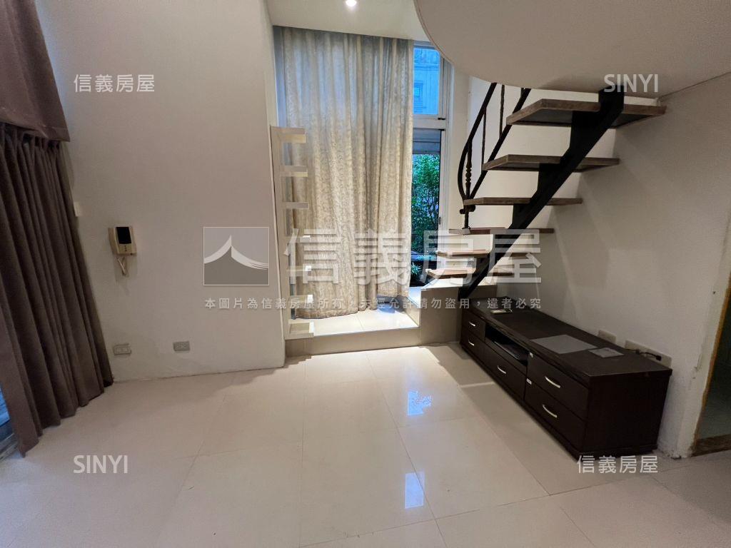 大直逸廊挑高庭院房屋室內格局與周邊環境