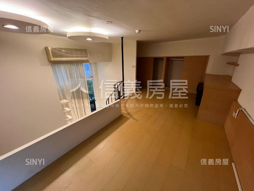 大直逸廊挑高庭院房屋室內格局與周邊環境