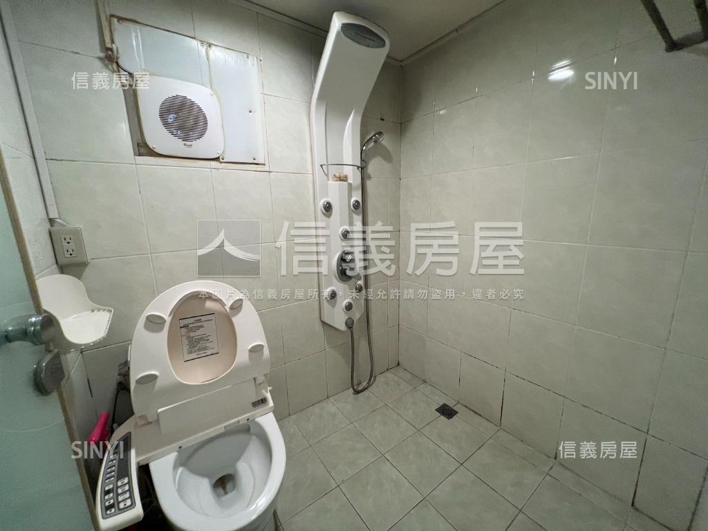 大直逸廊挑高庭院房屋室內格局與周邊環境