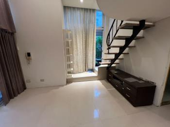 大直逸廊挑高庭院