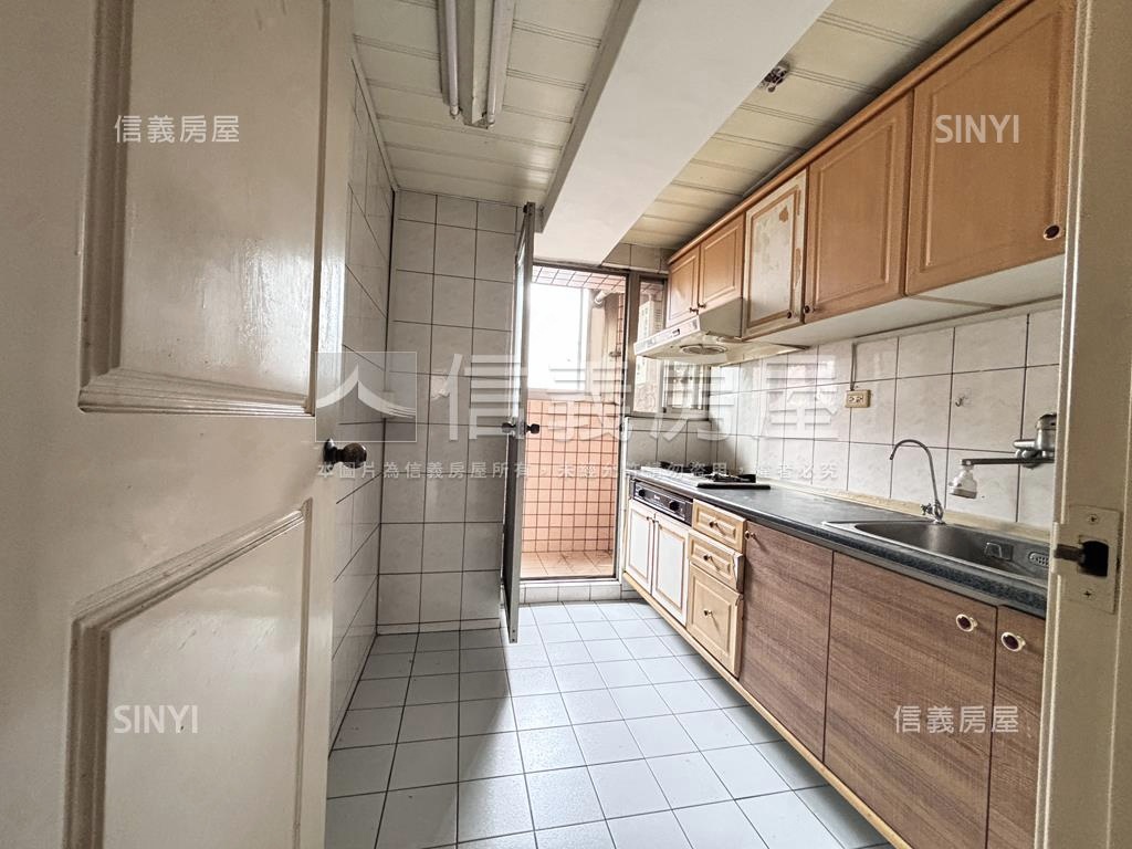 圓山低總價方正３房房屋室內格局與周邊環境