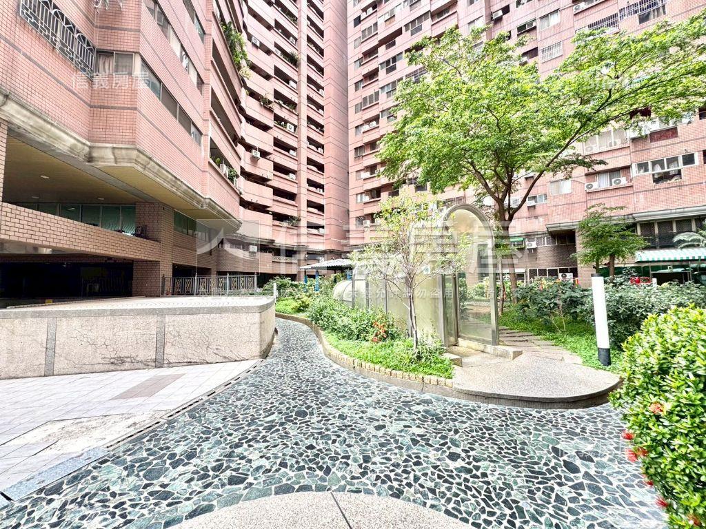近西區五權車站經典一房房屋室內格局與周邊環境