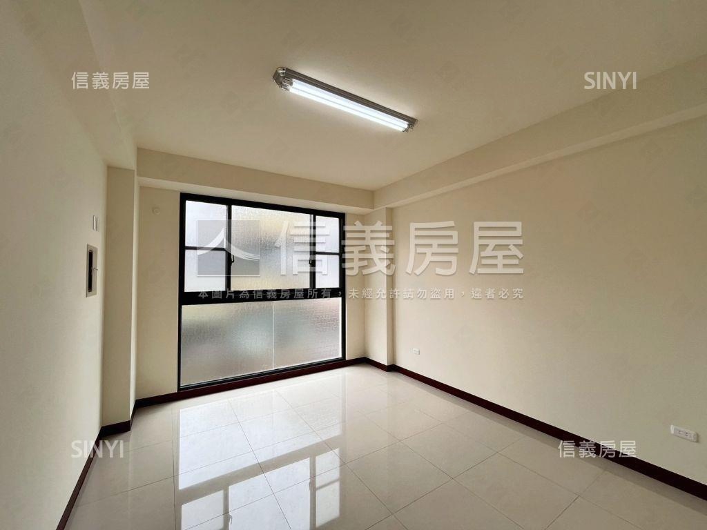 近瑞隆商圈美車庫透天房屋室內格局與周邊環境