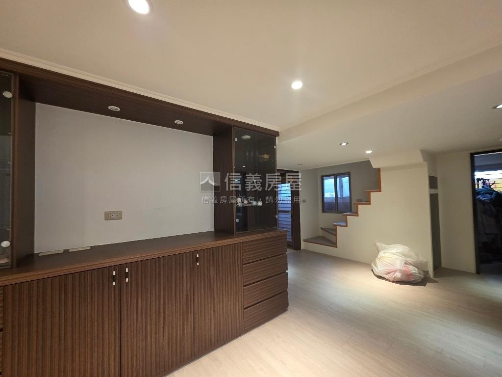高鮮屋四房美屋房屋室內格局與周邊環境