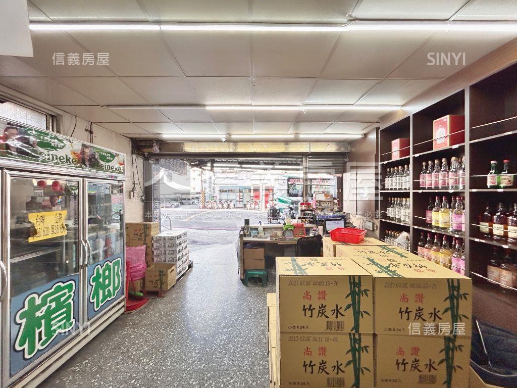 國小旁黃金角窗店面房屋室內格局與周邊環境