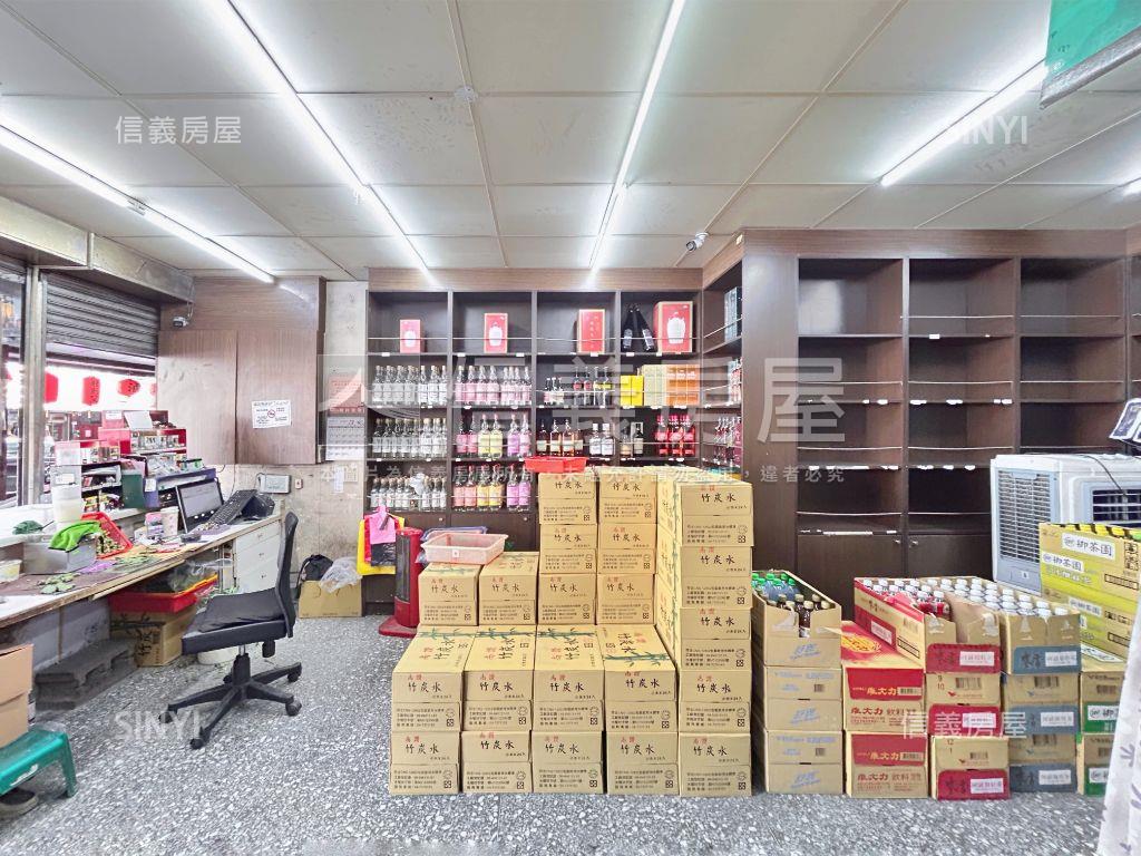 國小旁黃金角窗店面房屋室內格局與周邊環境