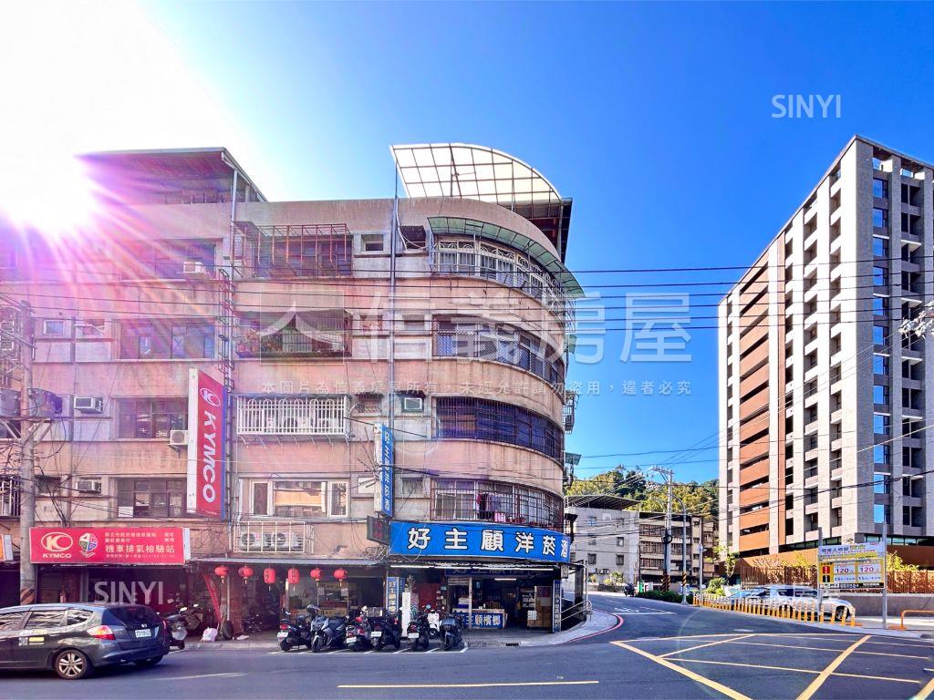 國小旁黃金角窗店面房屋室內格局與周邊環境