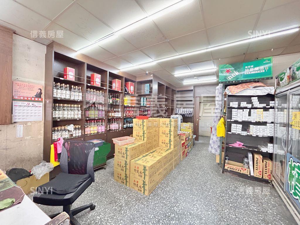 國小旁黃金角窗店面房屋室內格局與周邊環境