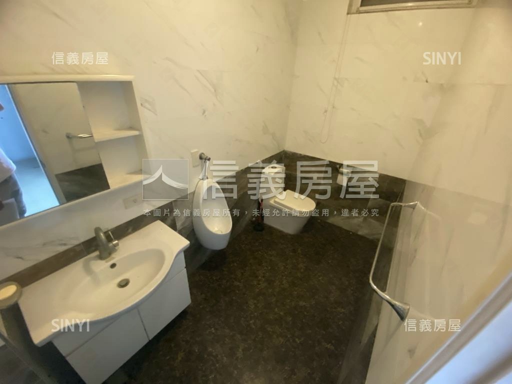 大智路稀有大空間店住房屋室內格局與周邊環境