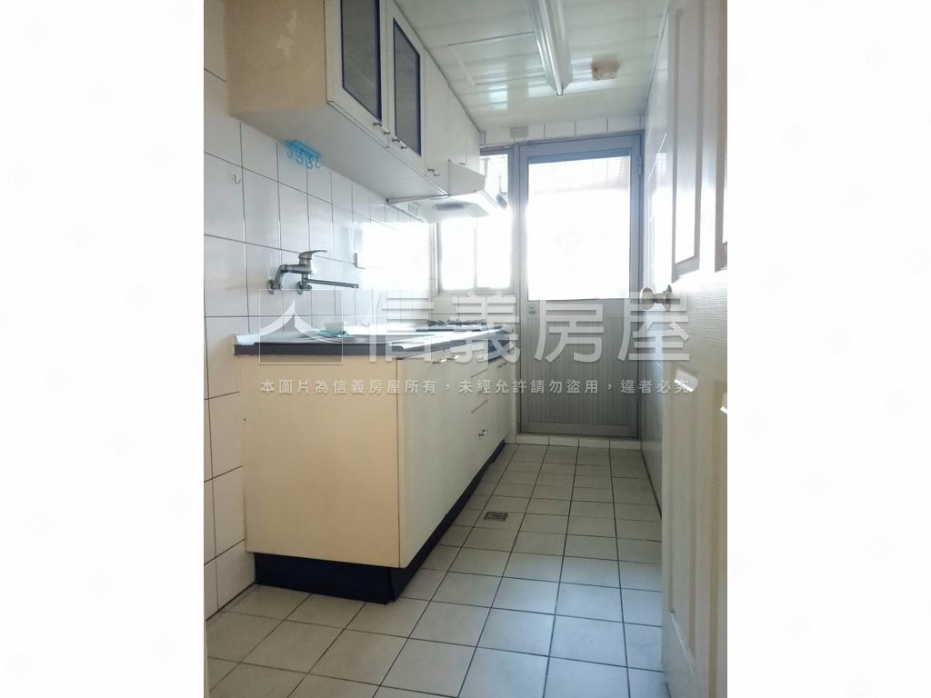 紅綠景觀樹海三房房屋室內格局與周邊環境