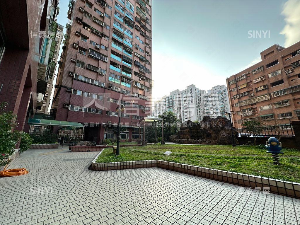 紅綠景觀樹海三房房屋室內格局與周邊環境