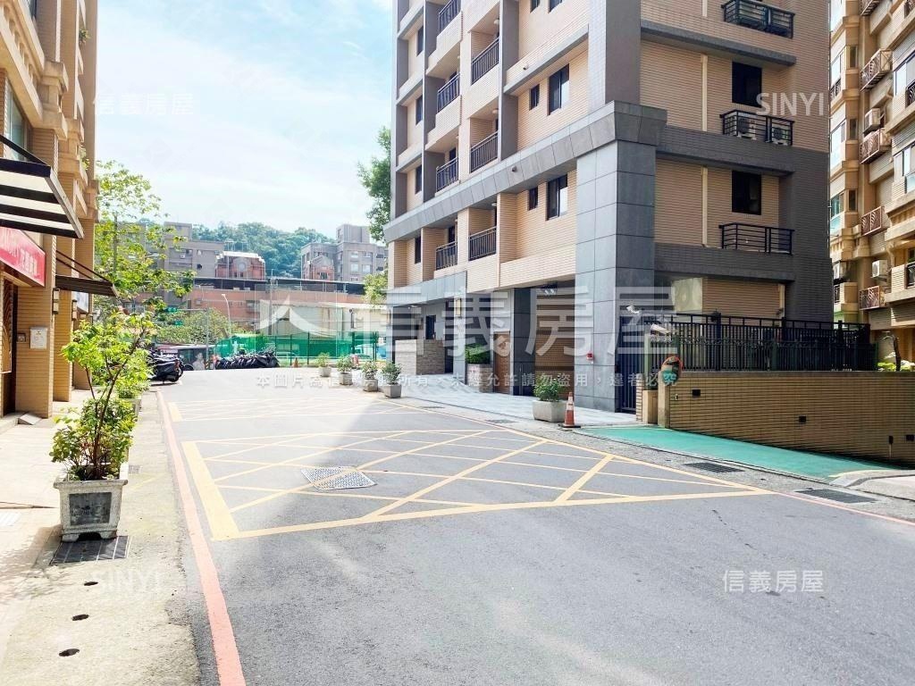 合唐儷賞三房加車位房屋室內格局與周邊環境