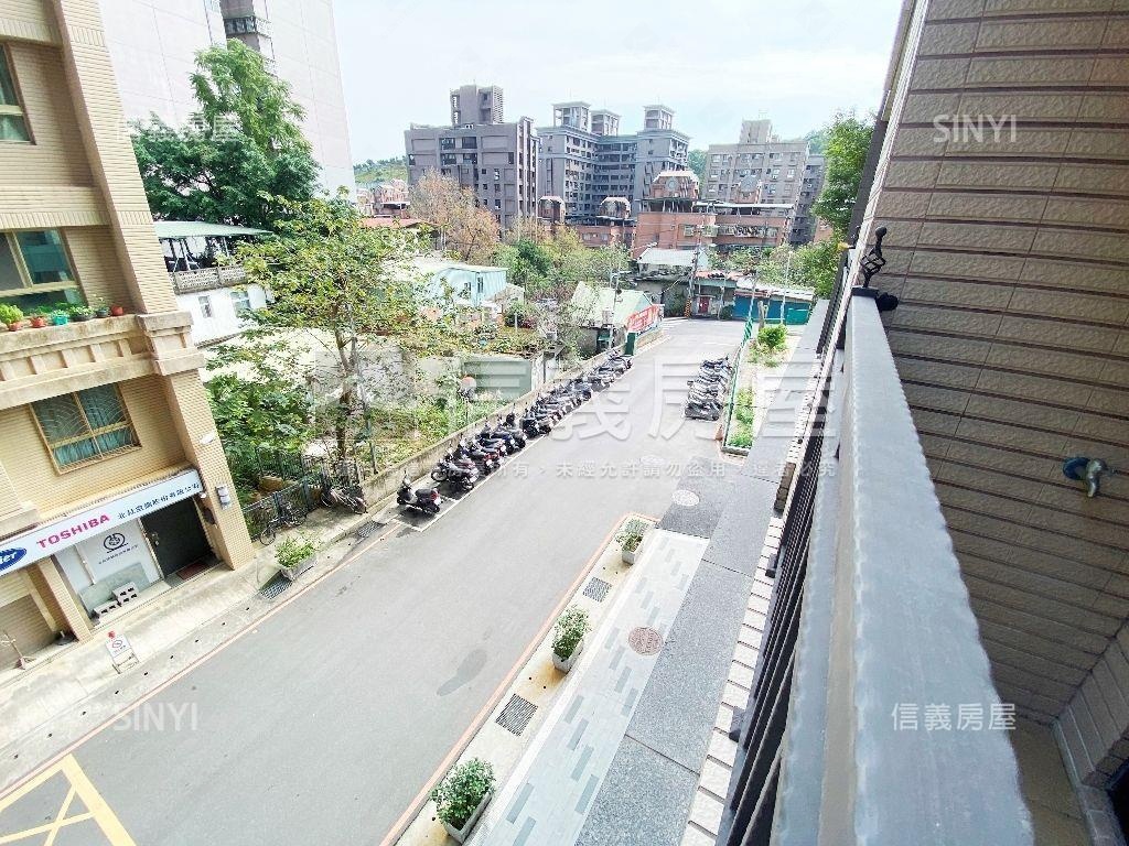 合唐儷賞三房加車位房屋室內格局與周邊環境