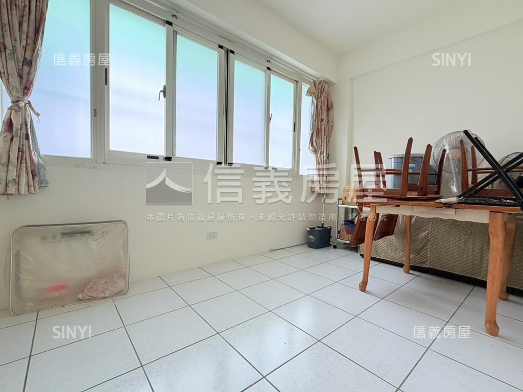 屋況佳中投美透天房屋室內格局與周邊環境