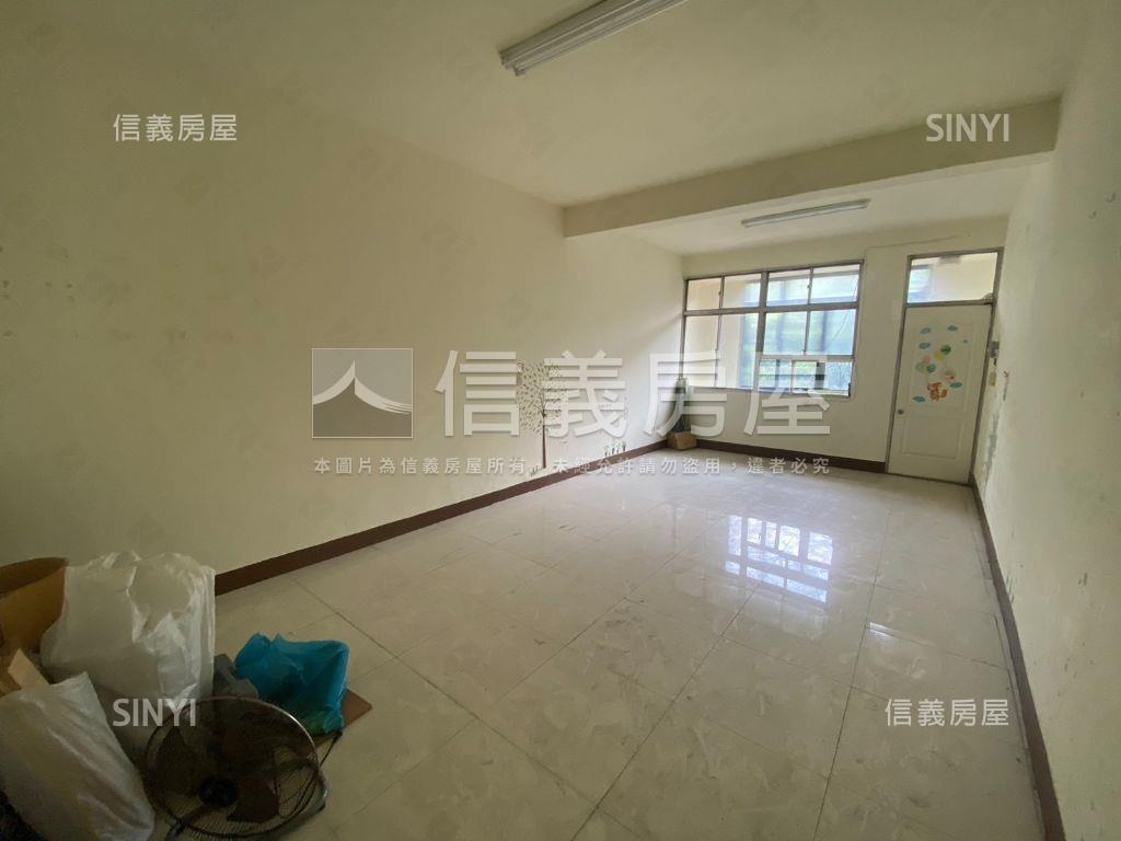 近衛武營正路透天房屋室內格局與周邊環境