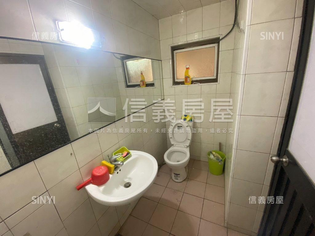 近衛武營正路透天房屋室內格局與周邊環境