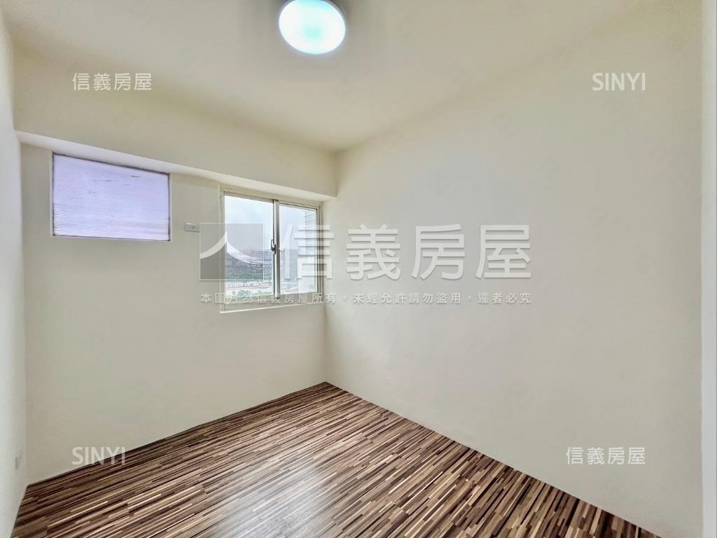近忠孝大潤發裝潢採光３房房屋室內格局與周邊環境