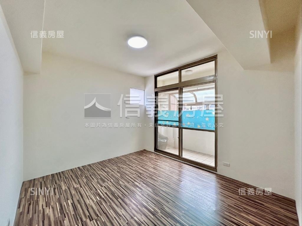近忠孝大潤發裝潢採光３房房屋室內格局與周邊環境