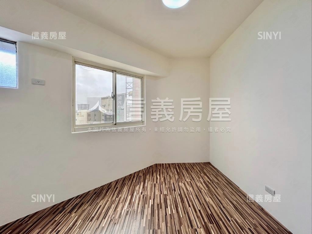 近忠孝大潤發裝潢採光３房房屋室內格局與周邊環境