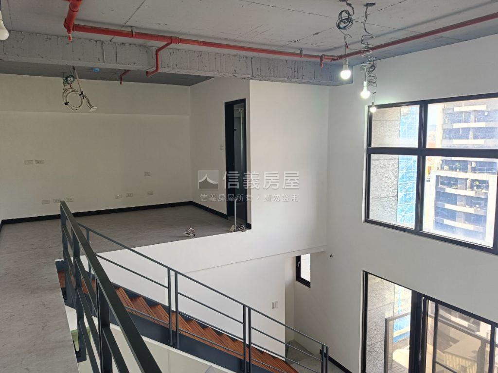 松山寶吉頂樓露臺戶房屋室內格局與周邊環境