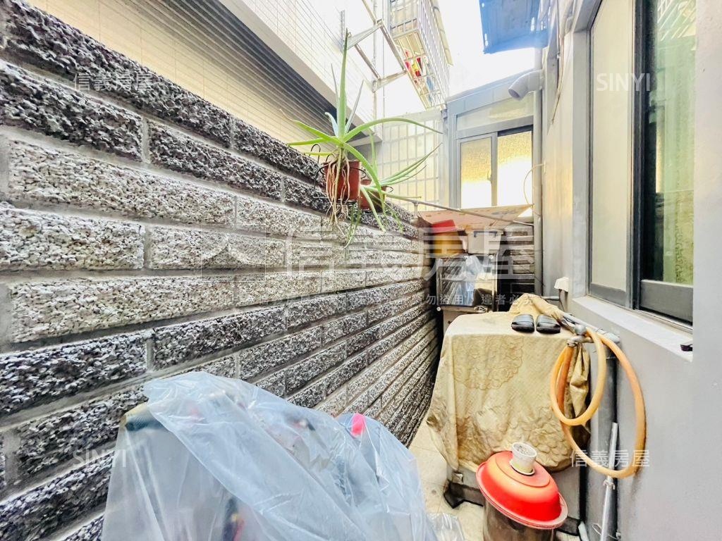 雅楓街透天店墅房屋室內格局與周邊環境