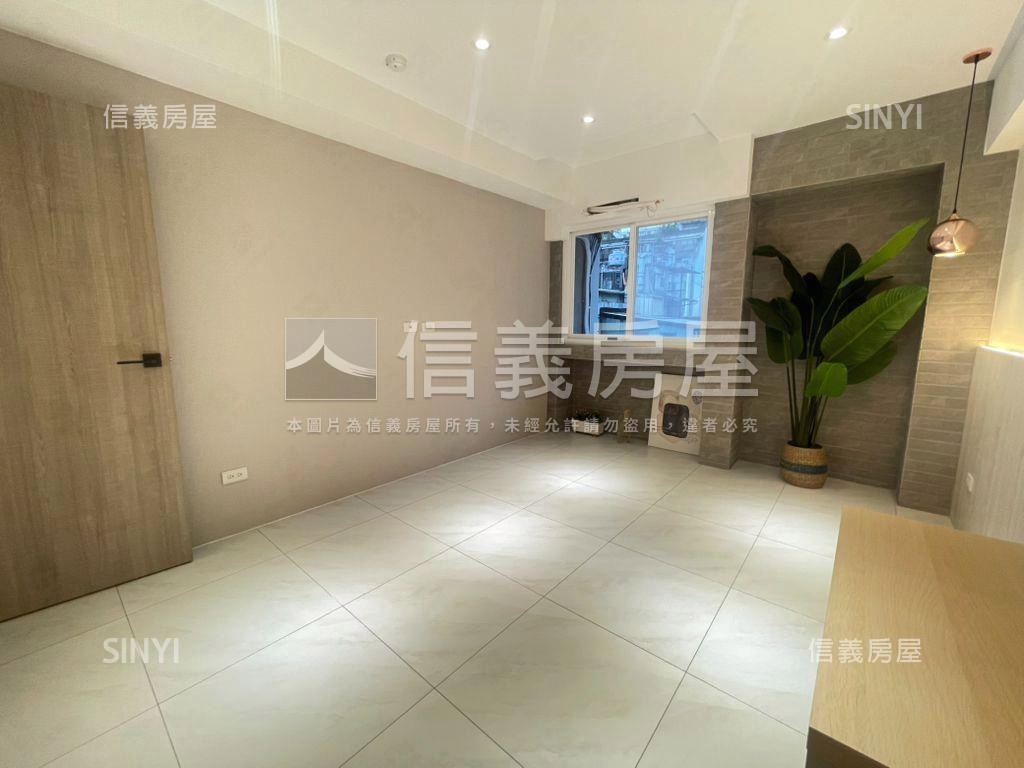 電梯精美裝潢三房房屋室內格局與周邊環境