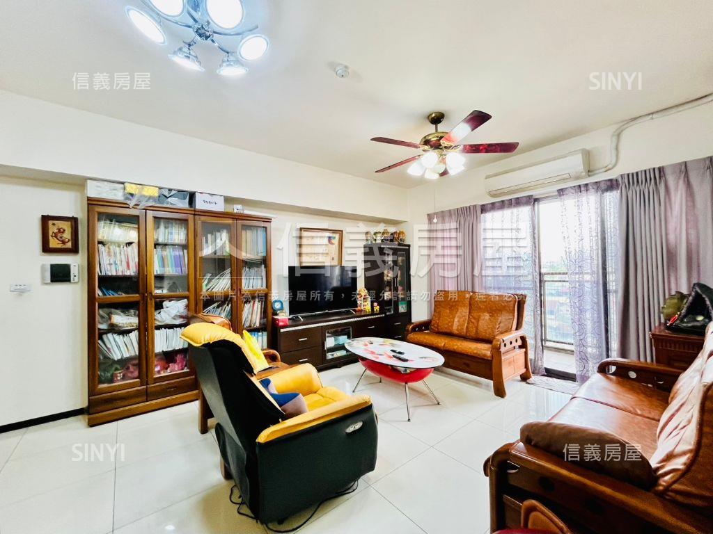 彩虹城２四房平車房屋室內格局與周邊環境