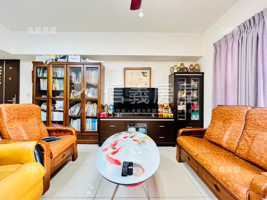 彩虹城２四房平車房屋室內格局與周邊環境