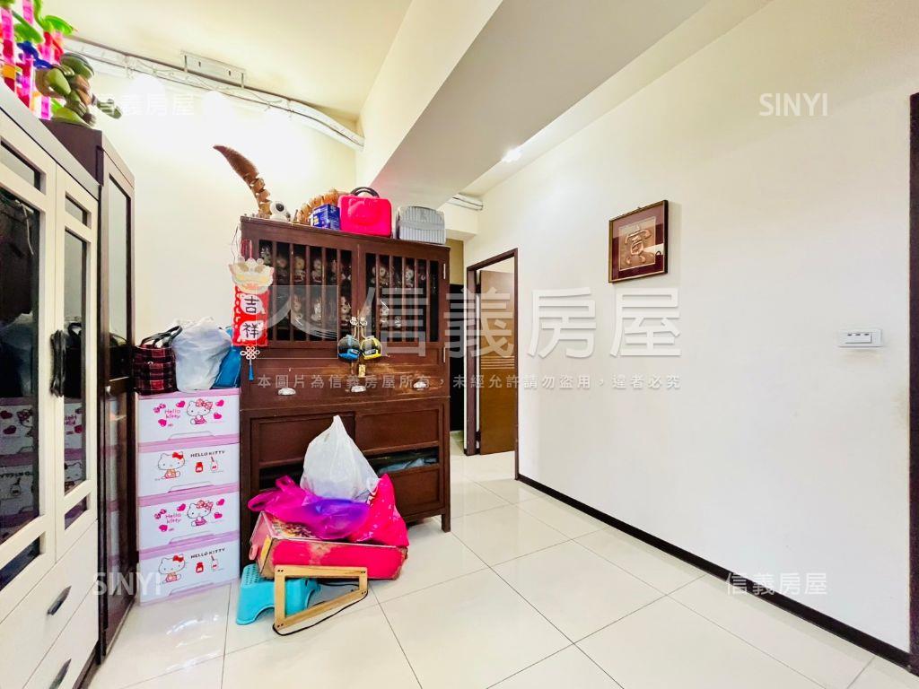 彩虹城２四房平車房屋室內格局與周邊環境