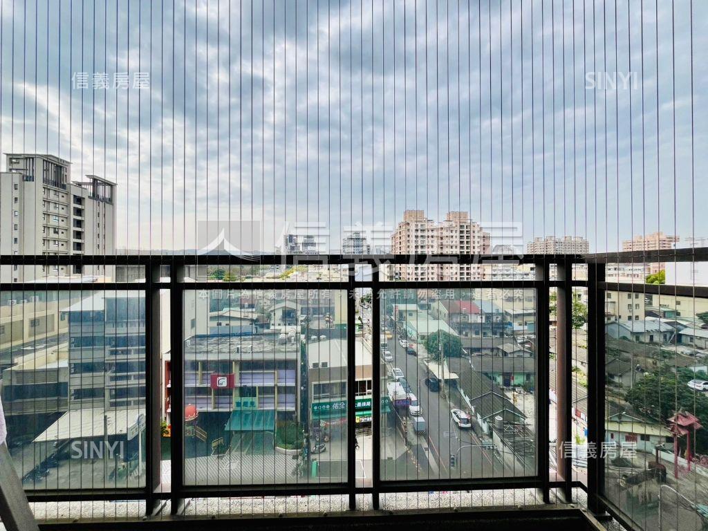 彩虹城２四房平車房屋室內格局與周邊環境