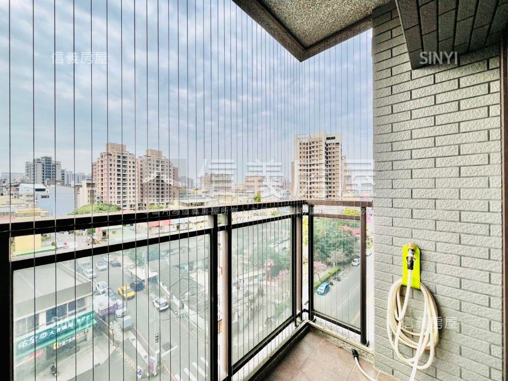 彩虹城２四房平車房屋室內格局與周邊環境