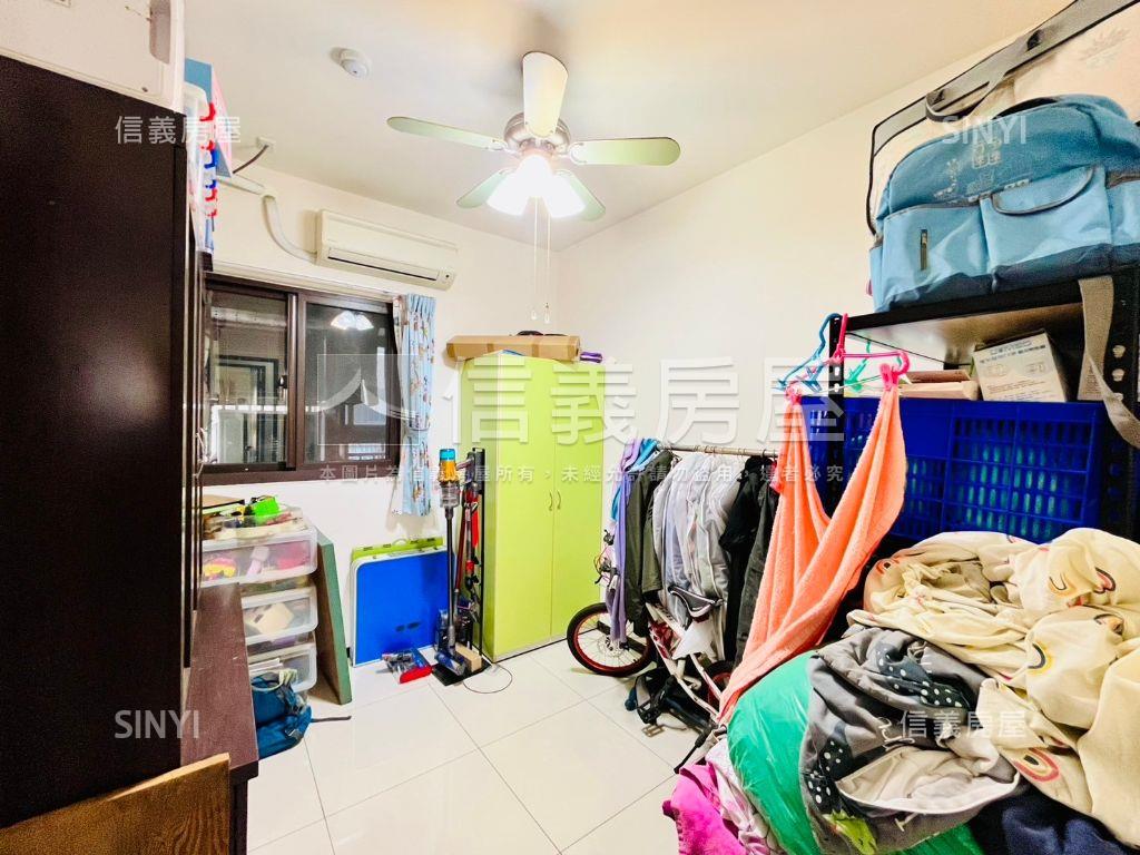 彩虹城２四房平車房屋室內格局與周邊環境