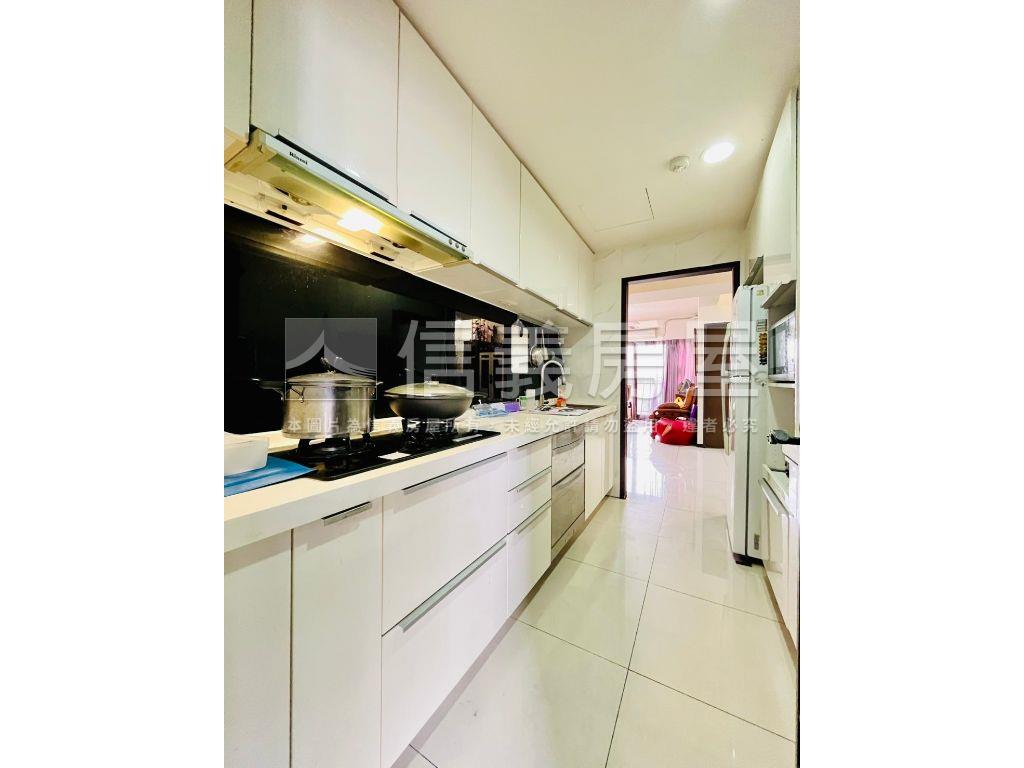 彩虹城２四房平車房屋室內格局與周邊環境