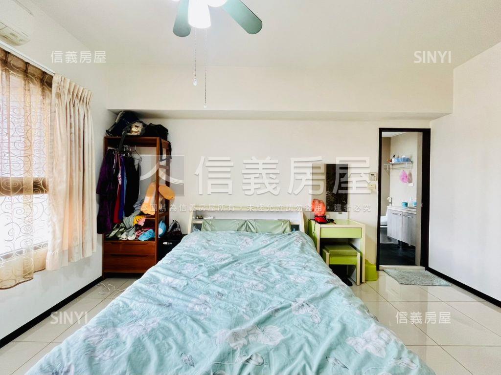 彩虹城２四房平車房屋室內格局與周邊環境