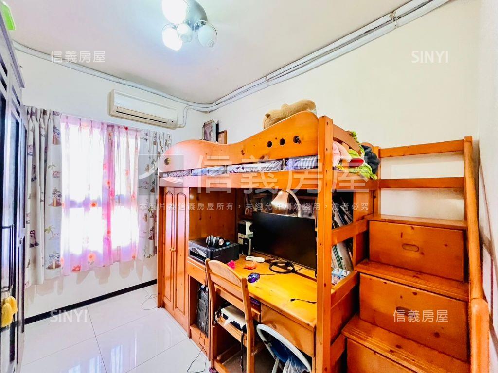 彩虹城２四房平車房屋室內格局與周邊環境