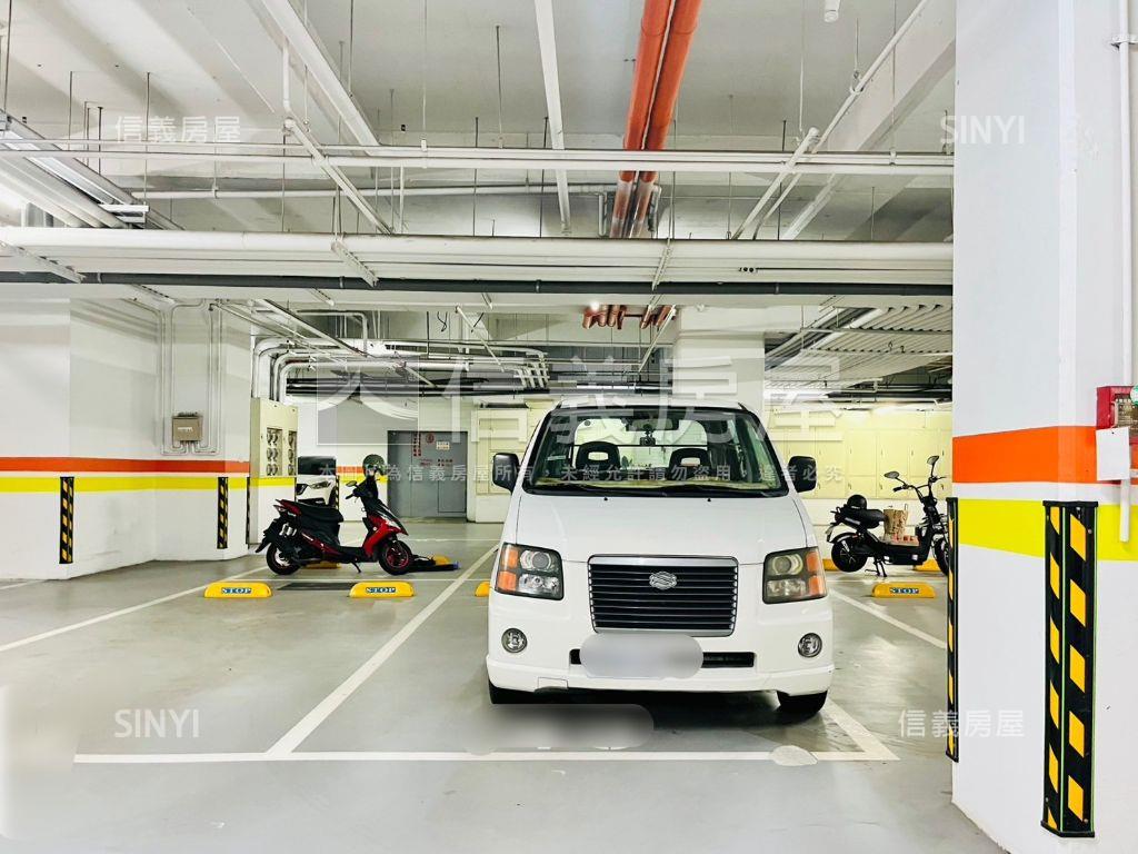 彩虹城２四房平車房屋室內格局與周邊環境