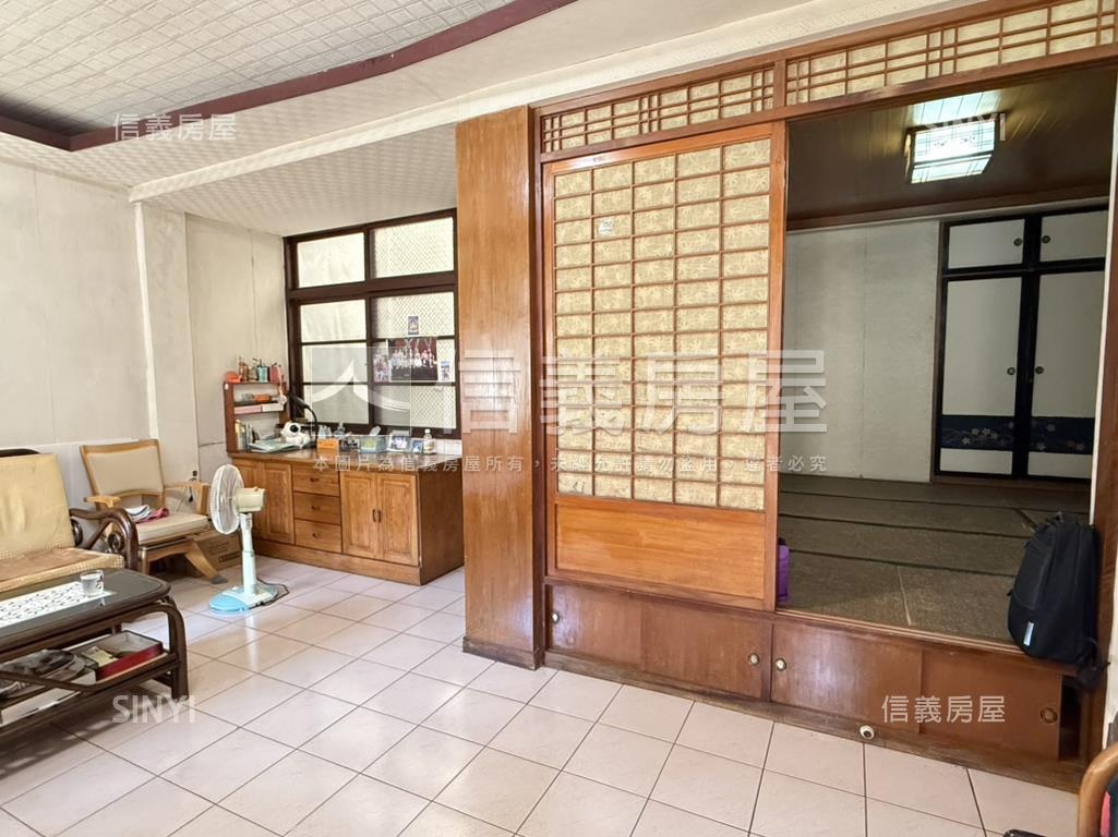 小巨蛋靜巷方正頂加美寓房屋室內格局與周邊環境