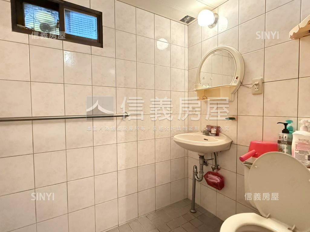小巨蛋靜巷方正頂加美寓房屋室內格局與周邊環境