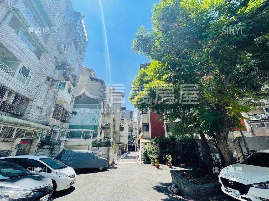 七段”珍藏”公寓房屋室內格局與周邊環境