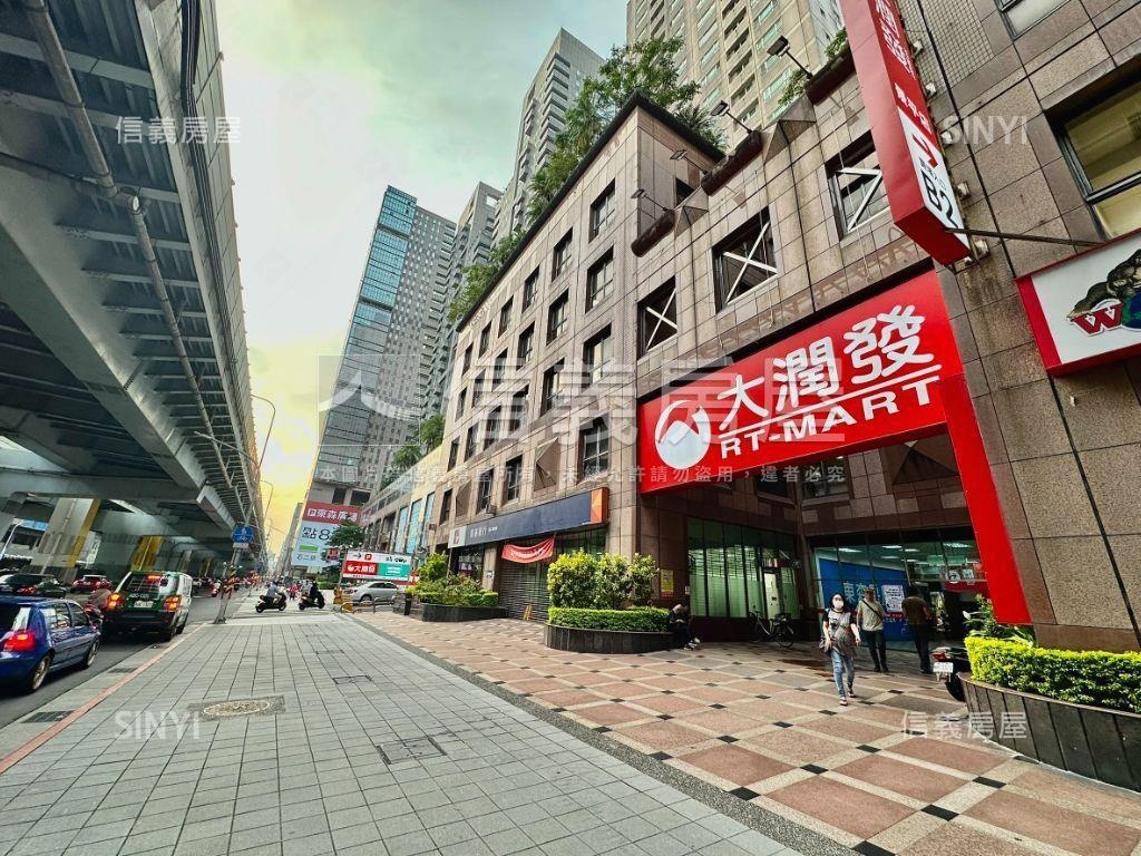 捷運雙層金店面房屋室內格局與周邊環境