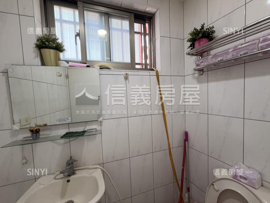 低總價臨路獨棟店面房屋室內格局與周邊環境