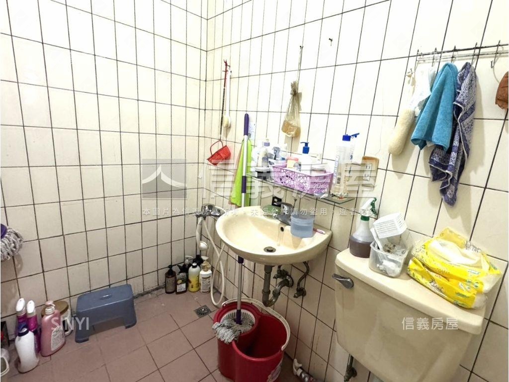 中港路一層一戶四房美寓房屋室內格局與周邊環境